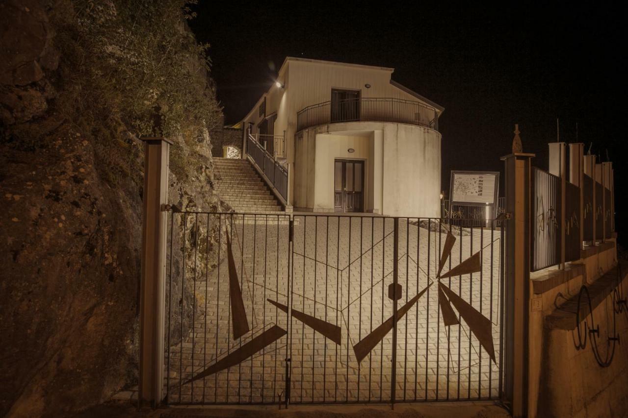 Ostello della Gioventù Massimo Troisi Oliveto Citra Extérieur photo